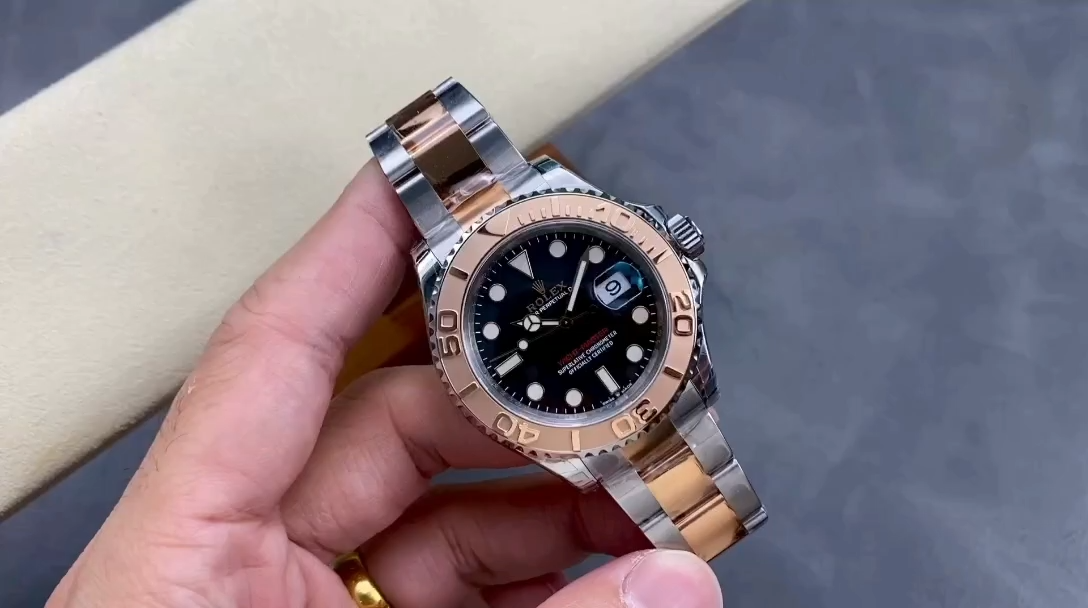 【Super Clone】Rolex Yacht-Master 126621 EverRose Gold Black Dial 40MM Mens Replica Watch