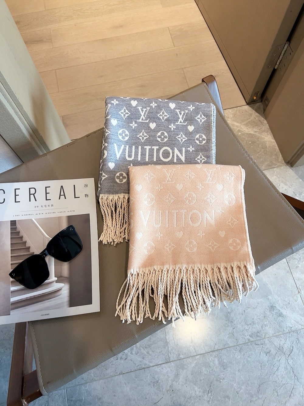 Louis Vuitton Echarpe Game On Scarf Grey M77641