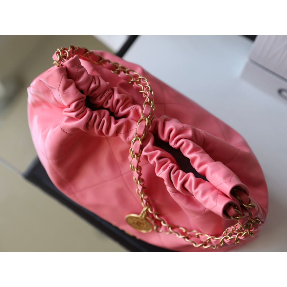 Chanel 22 Handbag in Shiny Calfskin 46cm