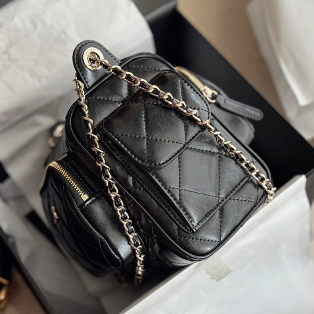 Chanel Small Camera Case Bag Black 23cm As5220 B18234 94305