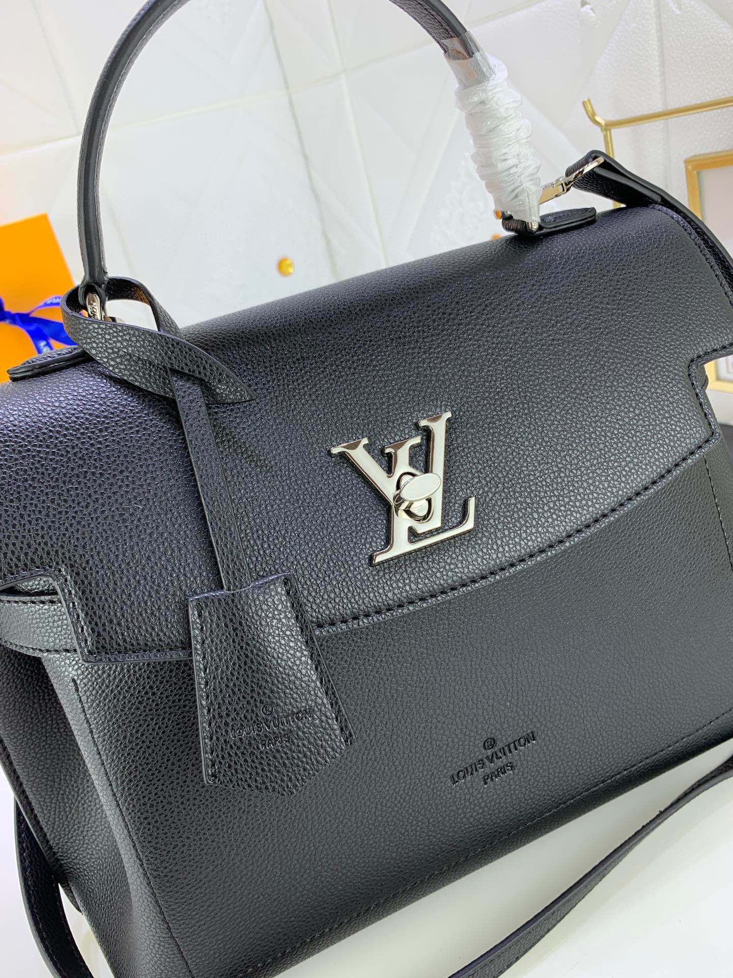 Louis Vuitton Lockme Ever Black 46Cm M51395