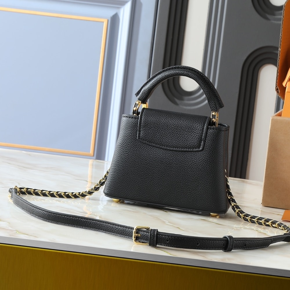 Louis Vuitton Capucines Mini Black 21Cm