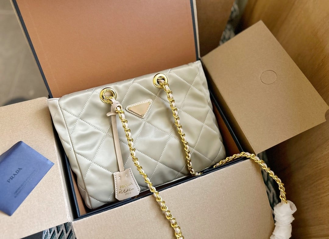 Prada Re Edition 1995 Chaîne Re Nylon Tote Bag Beige 27Cm