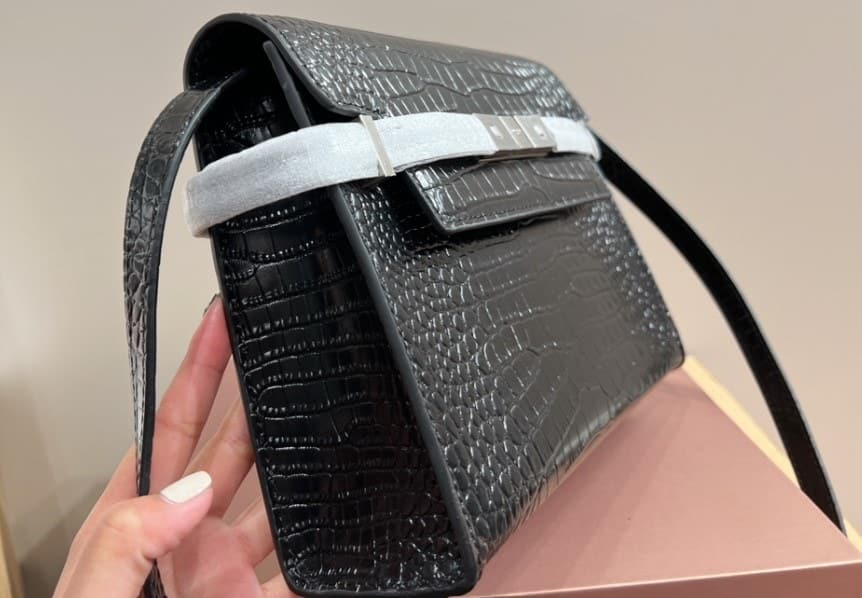 Saint Laurent Manhattan Shoulder Bag In Crocodile Embossed Shiny Black Silver 25Cm