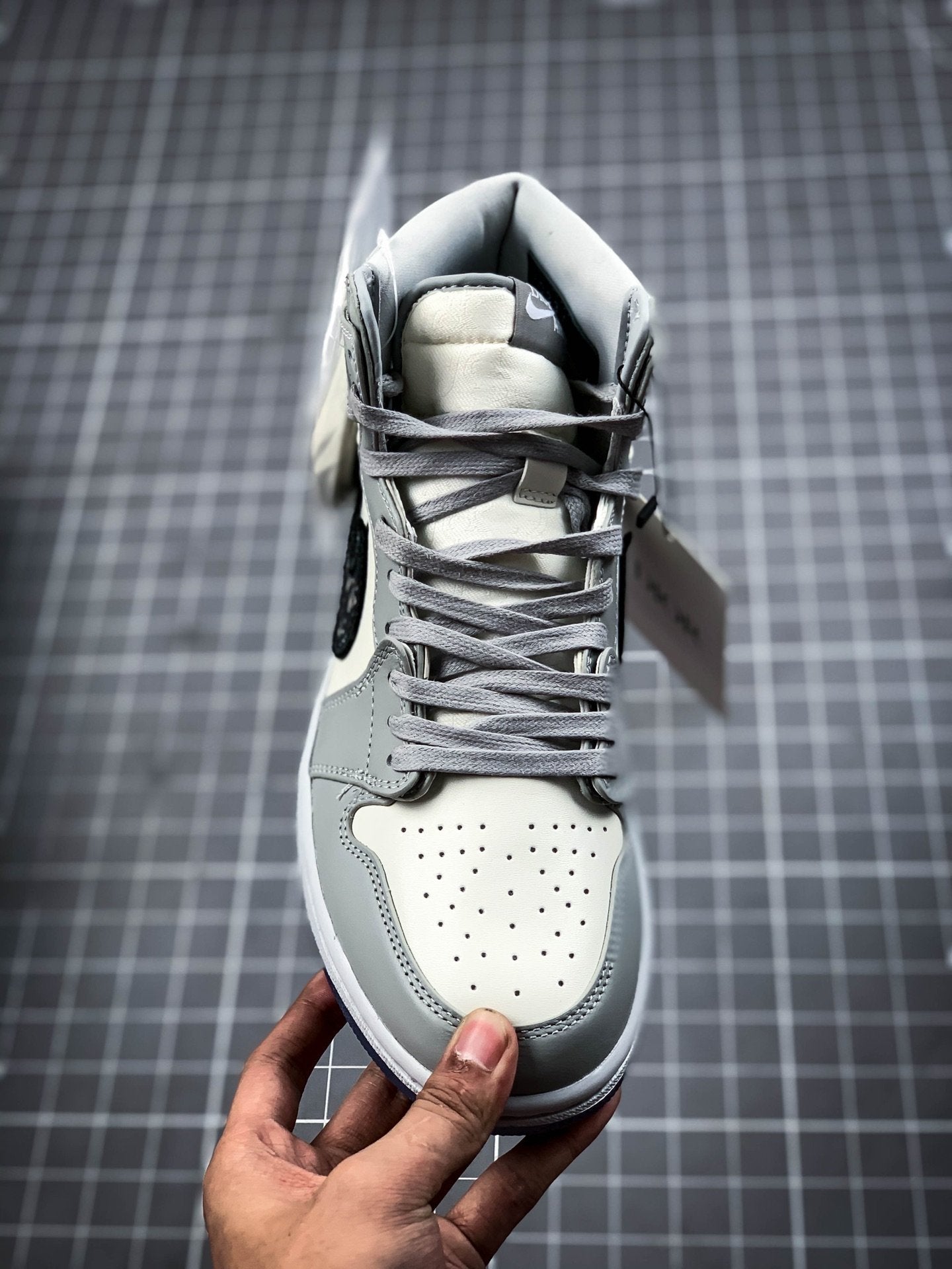 Jordan 1 Retro High Dior