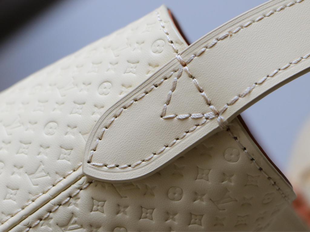 Louis Vuitton All In BB Bag Banane Gold 16cm M29479