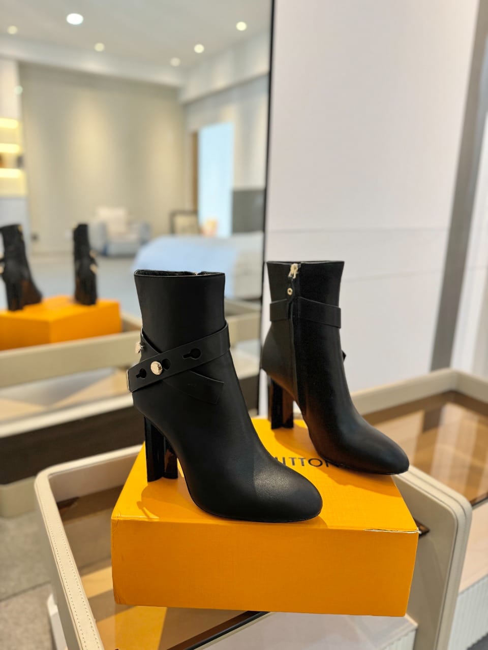 Louis Vuitton Silhouette Ankle Boot Black 1Adaqz