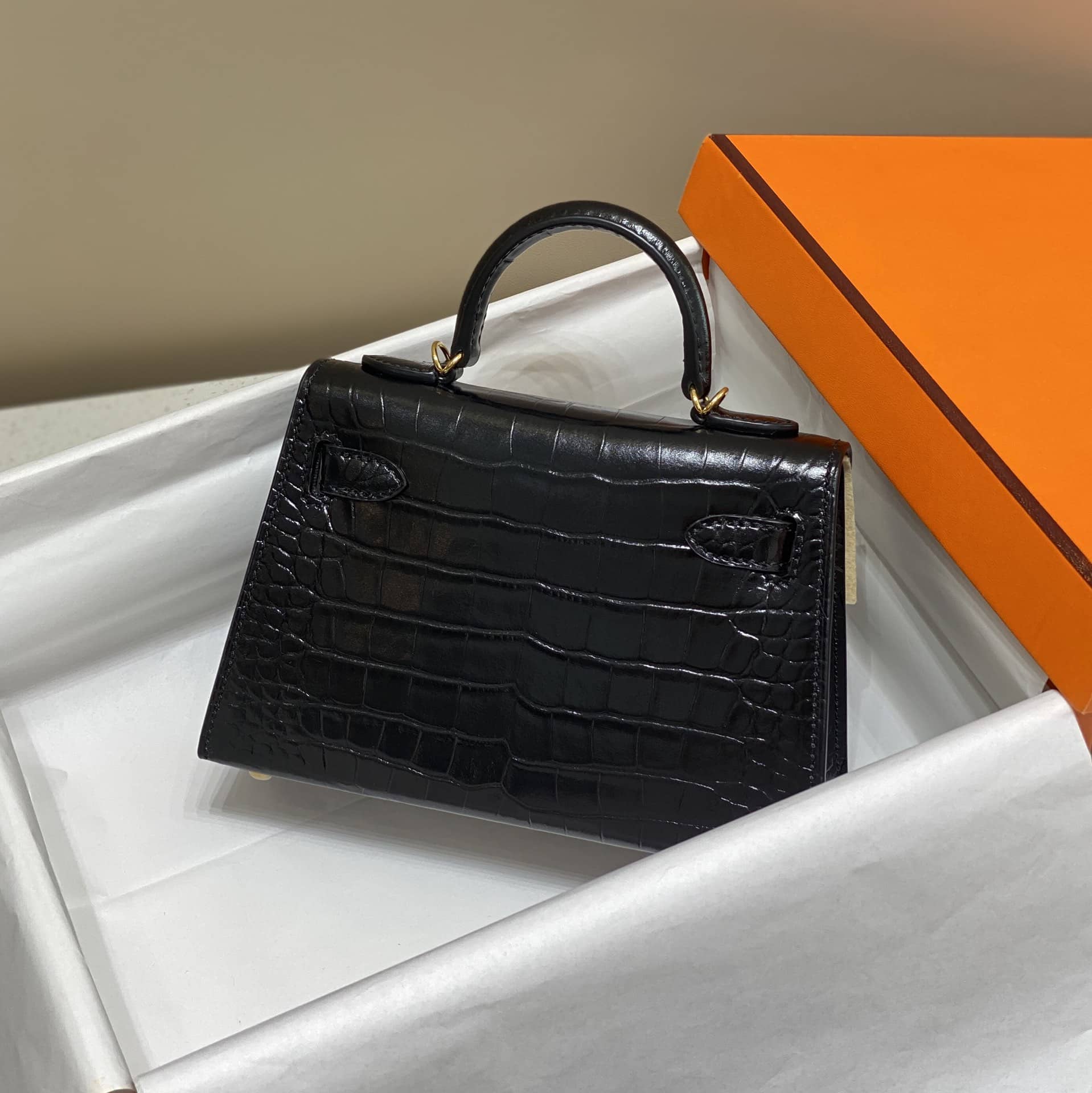 Hermes Mini Kelly Crocodile Gold-Toned Hardware Black 19Cm