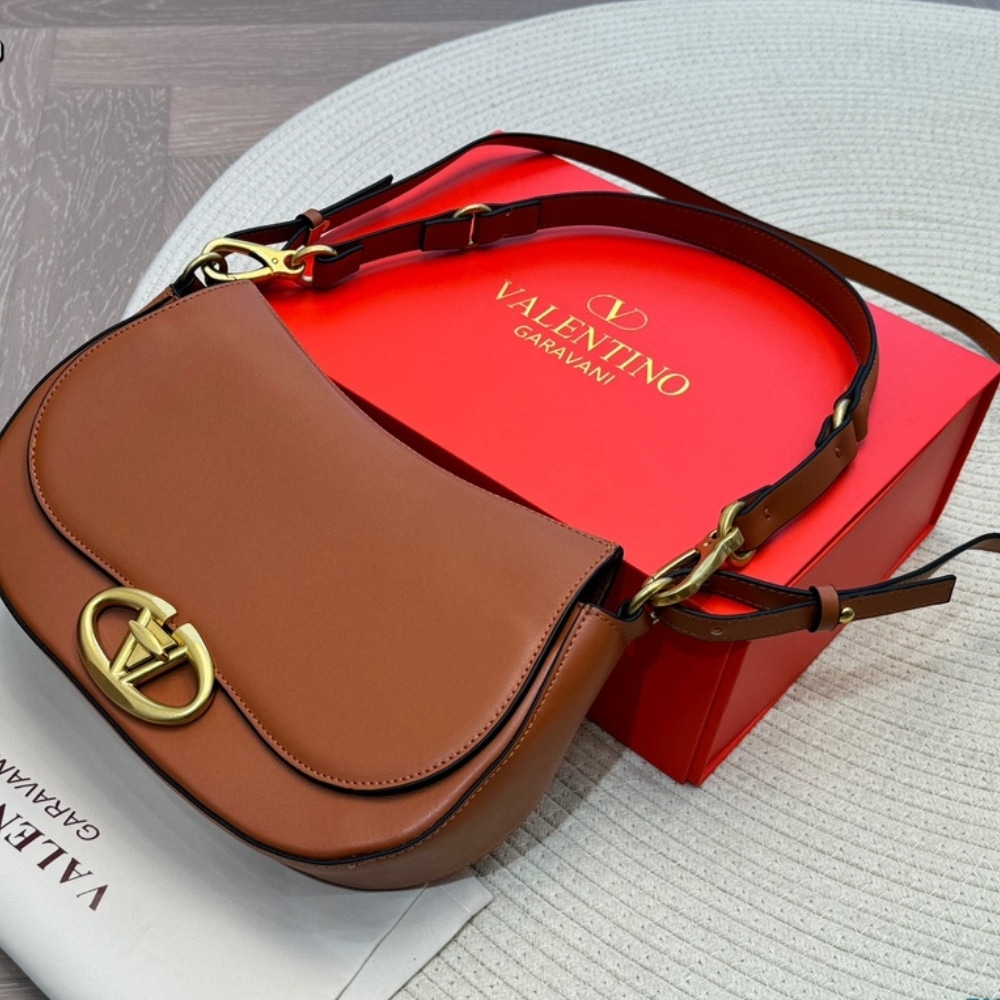 Valentino Garavani Ohval Shoulder Bag Almond 28Cm 5W2B0N88Cvc Kel