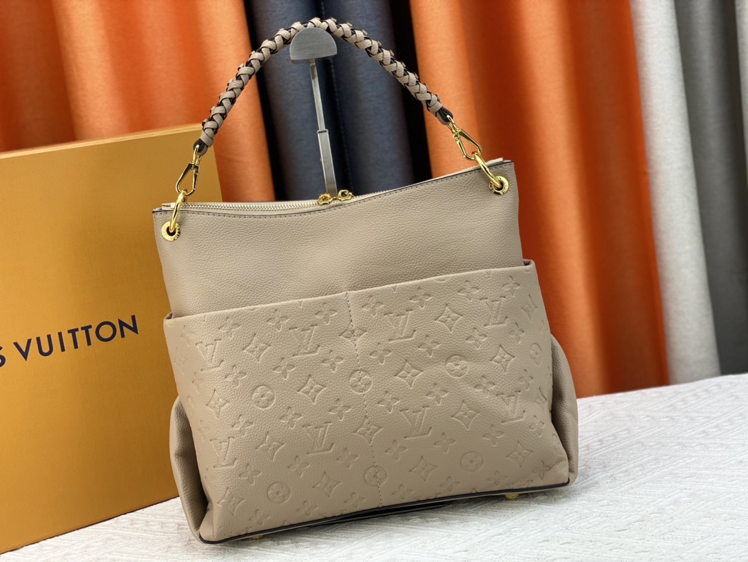 Louis Vuitton Oxford Bag Black 25Cm M22735