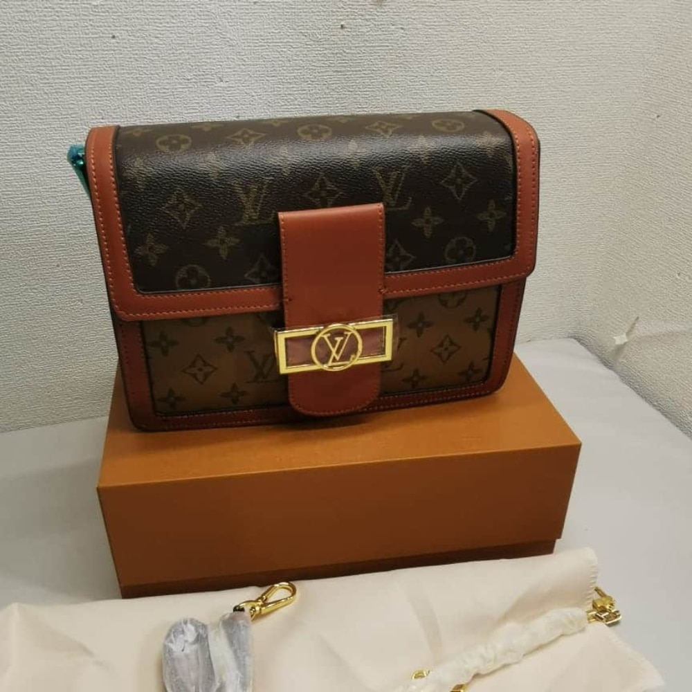 Louis Vuitton Dauphine MM Monogram Reverse 25Cm M45958