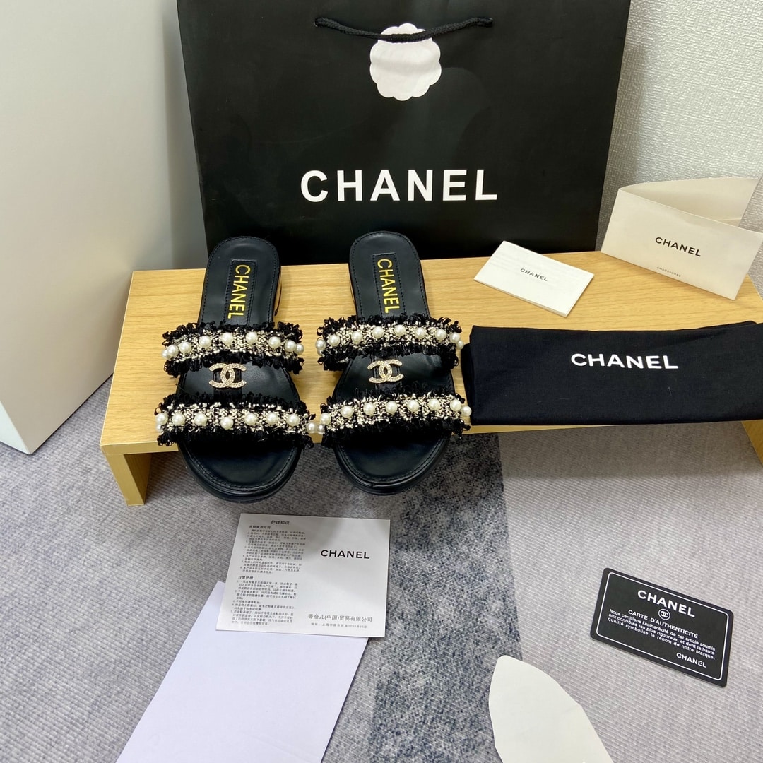 Chanel Mule Slippers Pearl Tweed Black