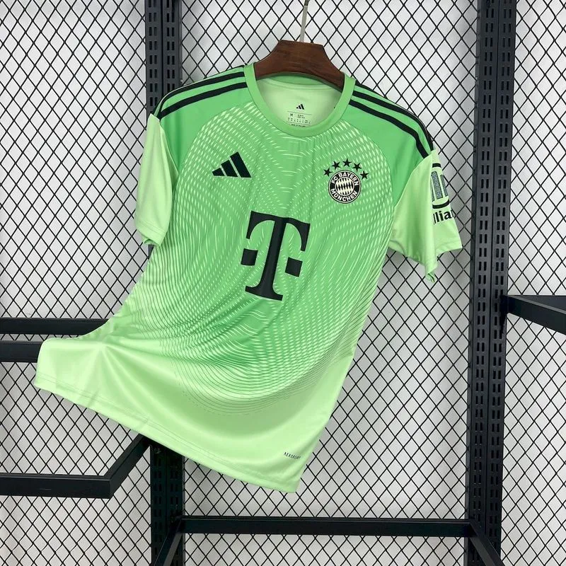 2025-26 Bayern Munchen Green Goalkeeper Football jersey