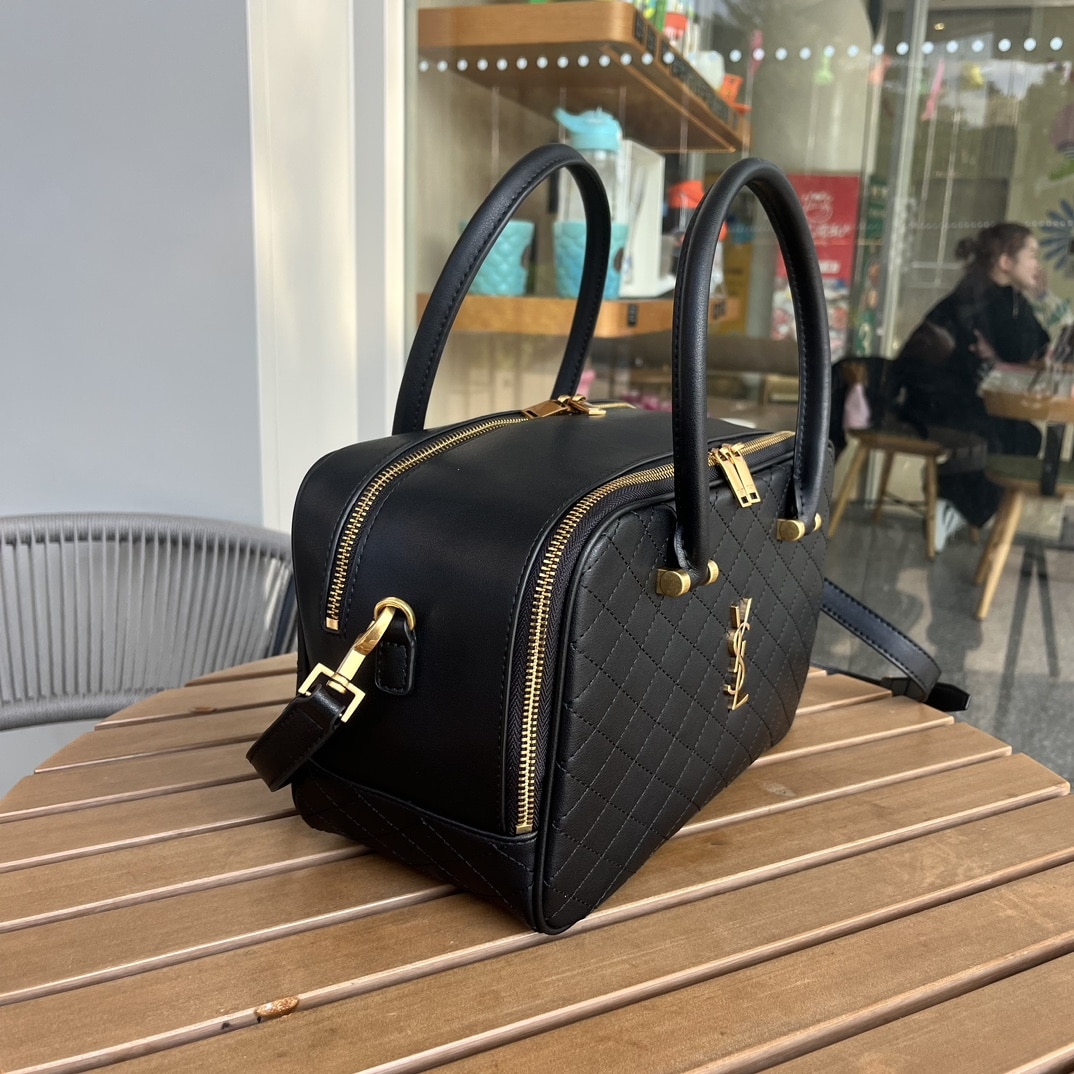 Saint Laurent Lyia Duffle In Quilted Black 31Cm