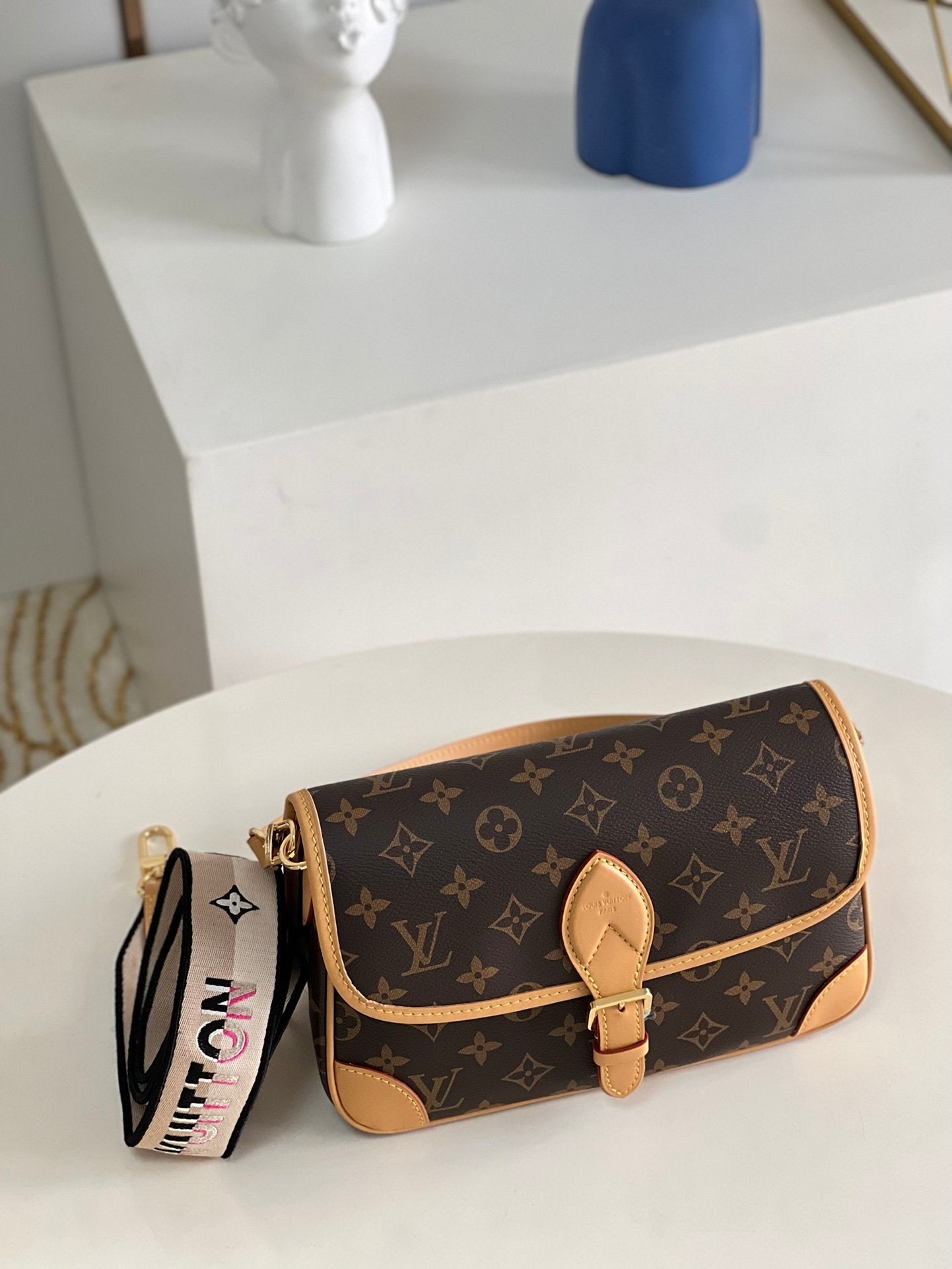 Louis Vuitton Diane Black 24cm/9.4in