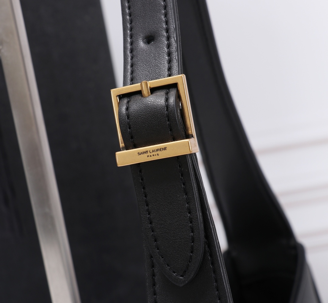 Saint Laurent Le 5 A 7 Hobo Bag In Smooth Leather Black Gold 23Cm