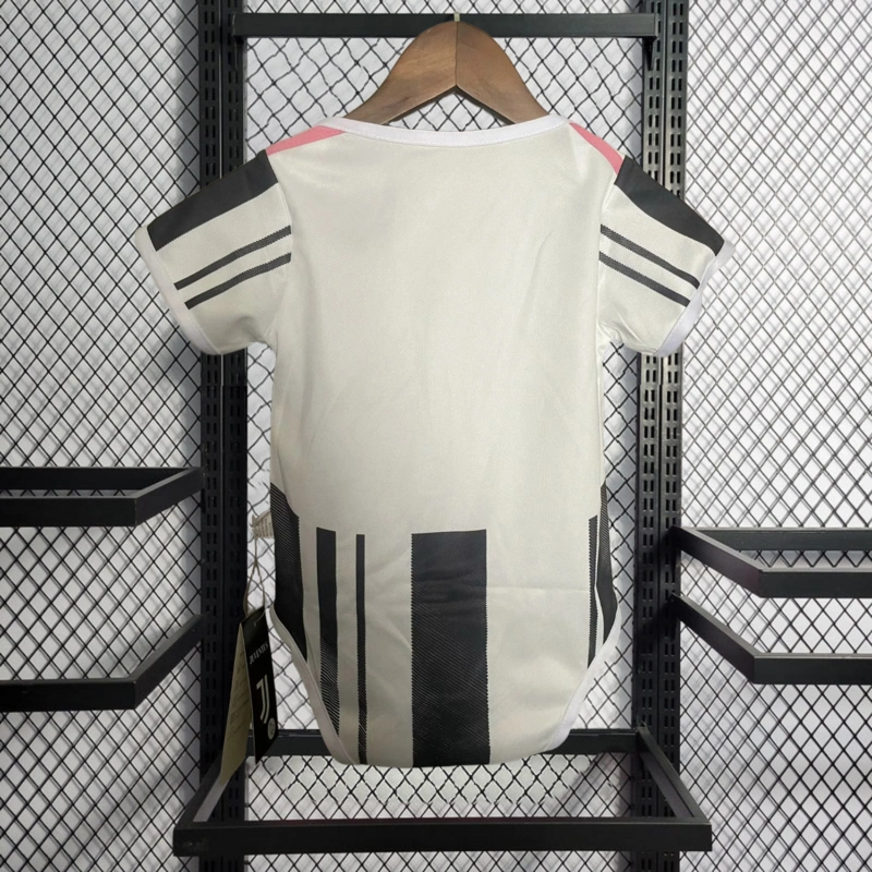 2025-26 Baby Juventus Home Football jersey
