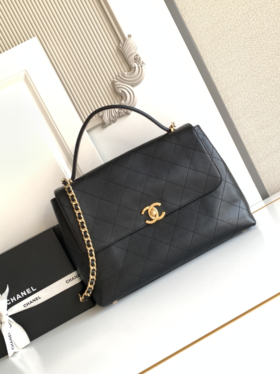 25C/26C Vintage Large Top Handle Flap Bag（Black）