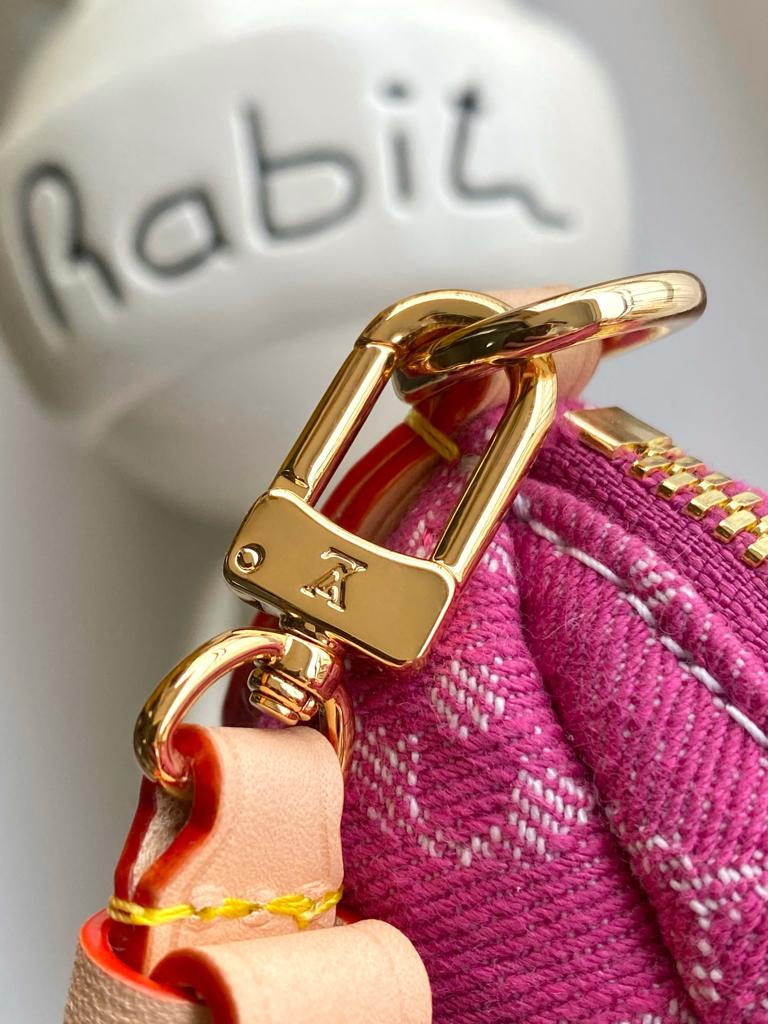 Louis Vuitton Pochette Valley Bag Fuchsia Denim 21cm M28327