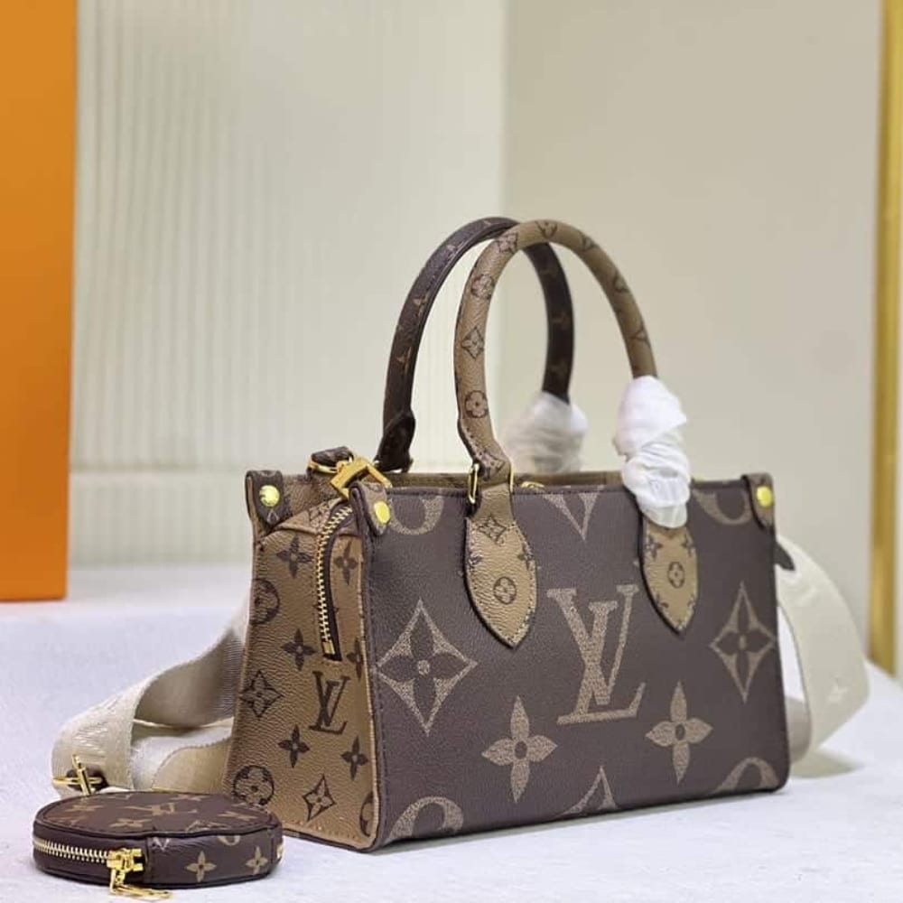 Louis Vuitton Onthego East West Giant Monogram 25Cm M46653