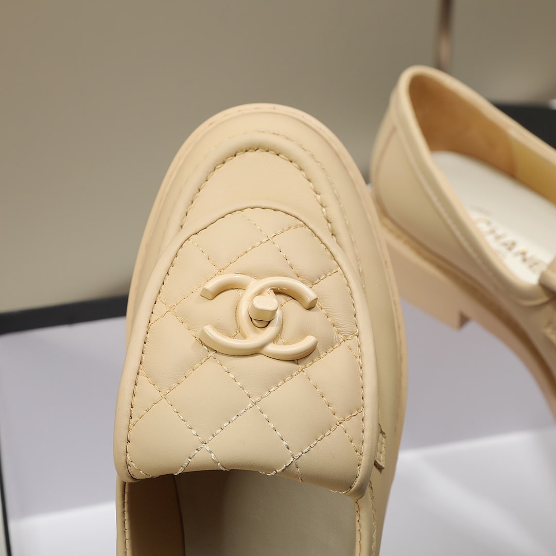 Chanel Cc Nib Turnlock Moccasins Flat Loafers Light Yellow G45474 B15482 Nt966
