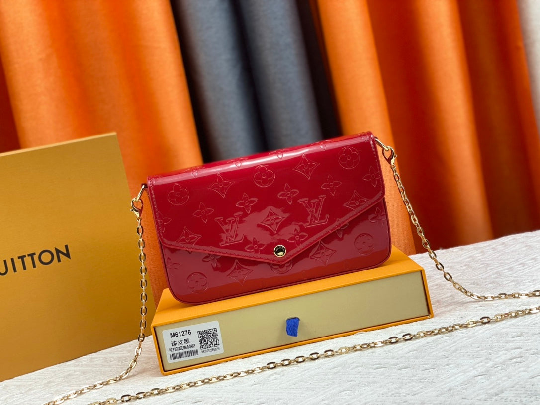 Louis Vuitton Pochette F Licie Red 21Cm