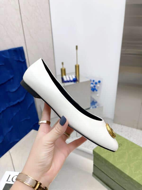 Gucci Women’S Ballet Flat With Gc Logo White