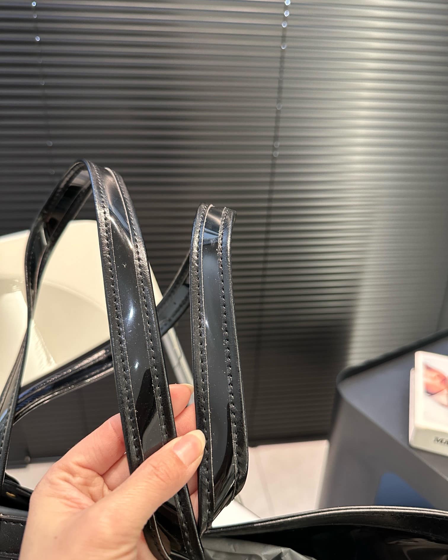 Saint Laurent Panier Medium In Vinyl And Shiny Leather Black 28Cm