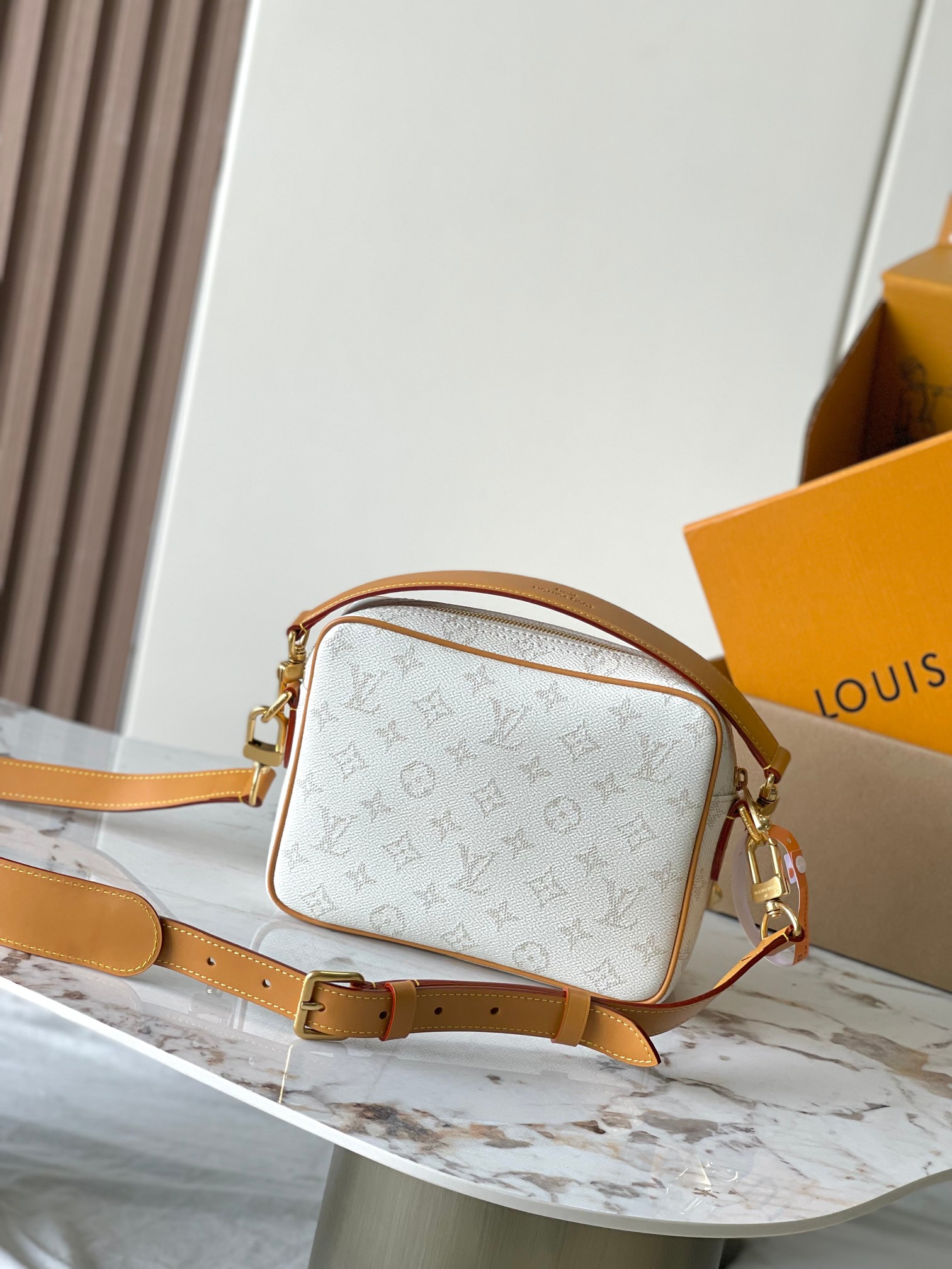 Louis Vuitton M14682 Nil