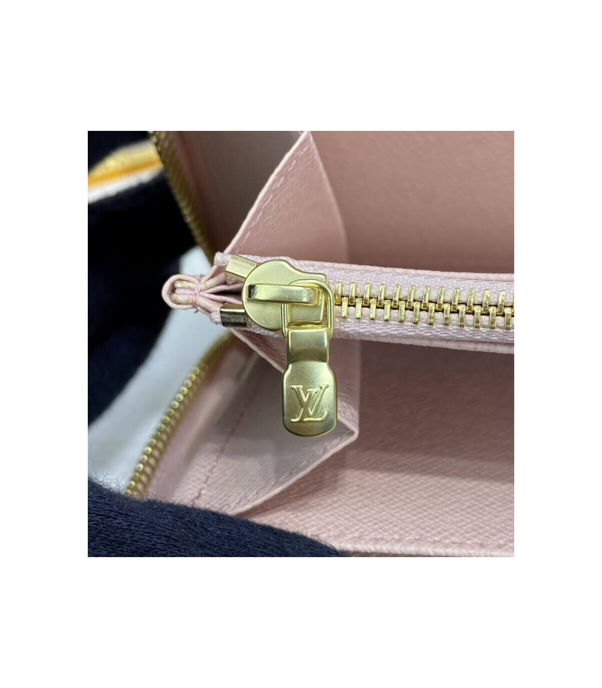 Louis Vuitton Damier Azur Zippy Wallet Pink