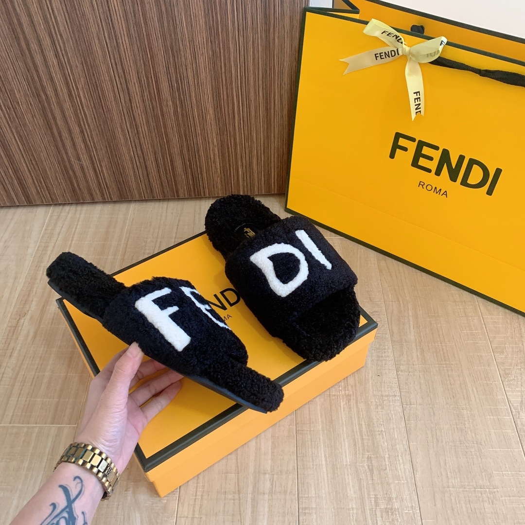 Fendi Fleece Slippers Black