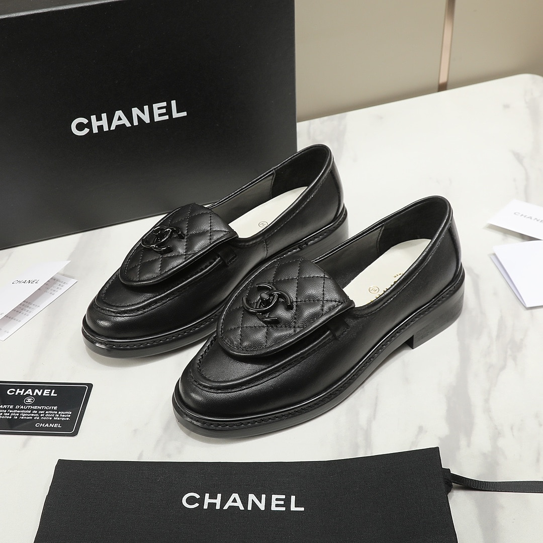 Chanel Cc Nib Turnlock Moccasins Flat Loafers Black