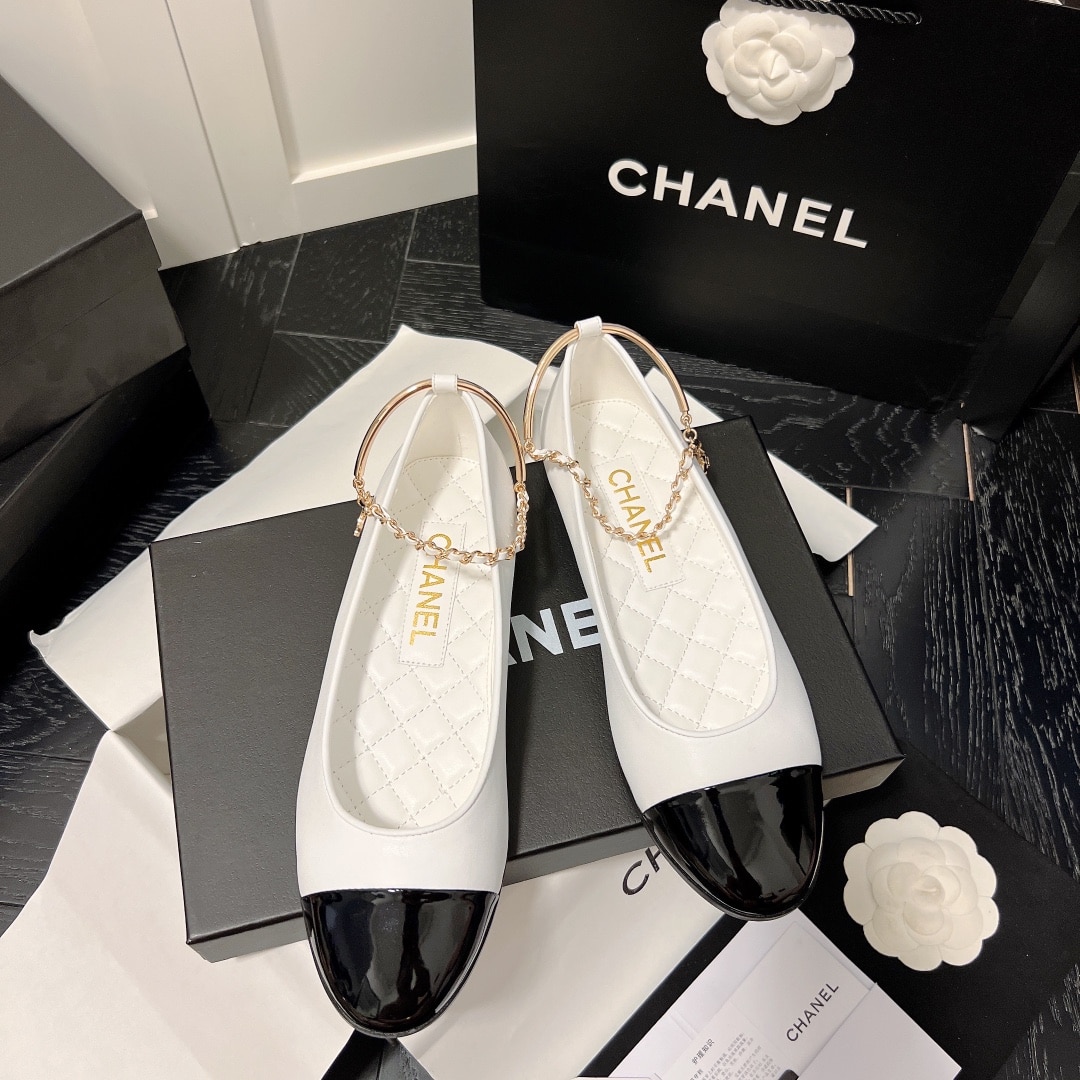 Chanel Interlocking Cc Logo Ballet Flats Black White