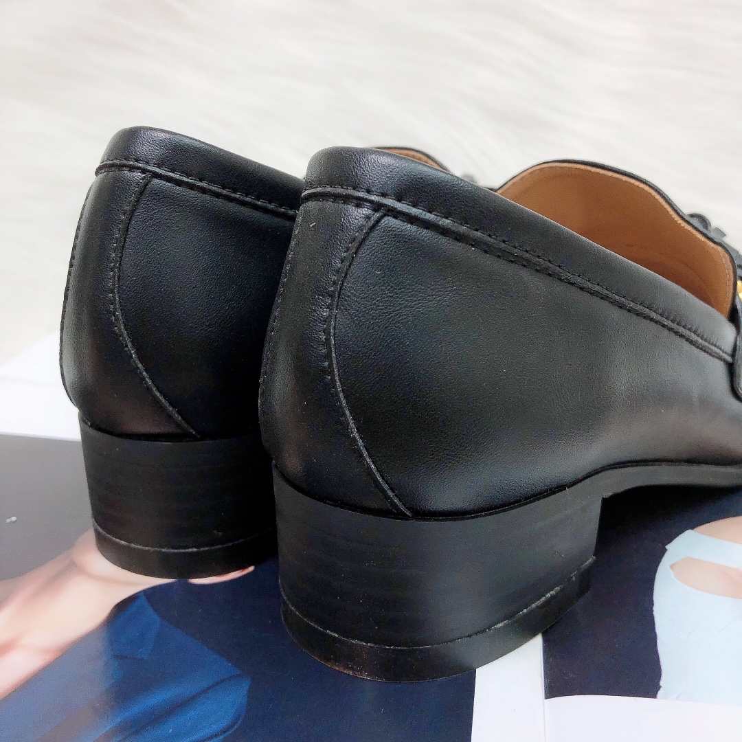 Gucci Unisex Leather Interlocking G Black
