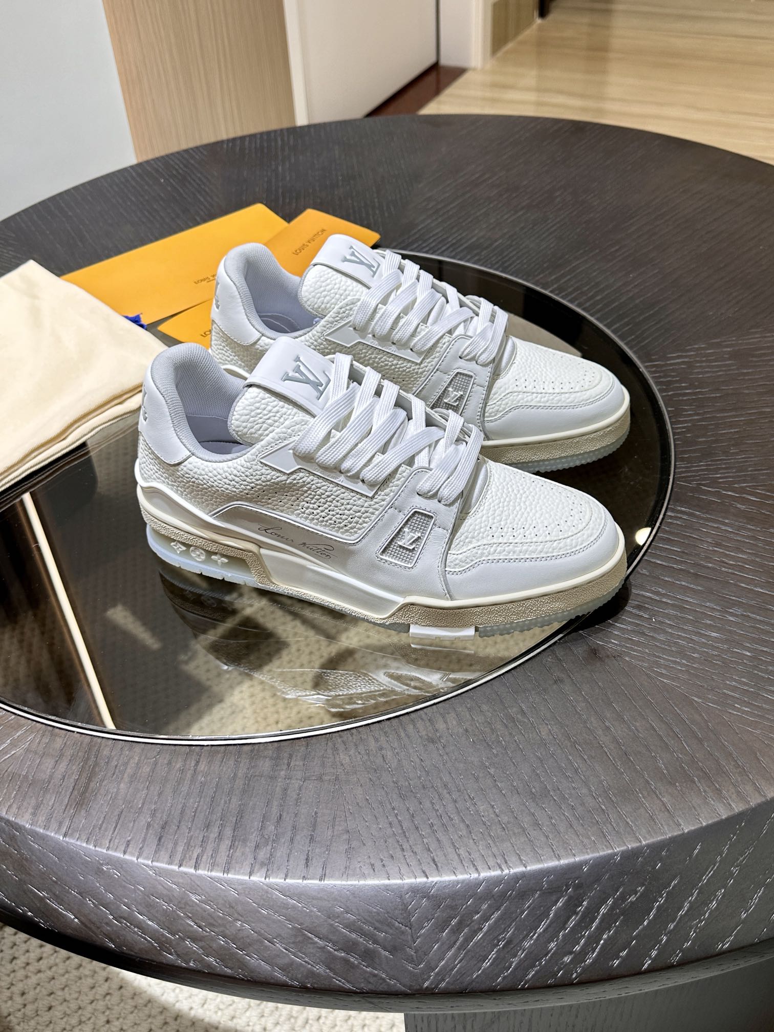 LV Trainer -Silver Gray