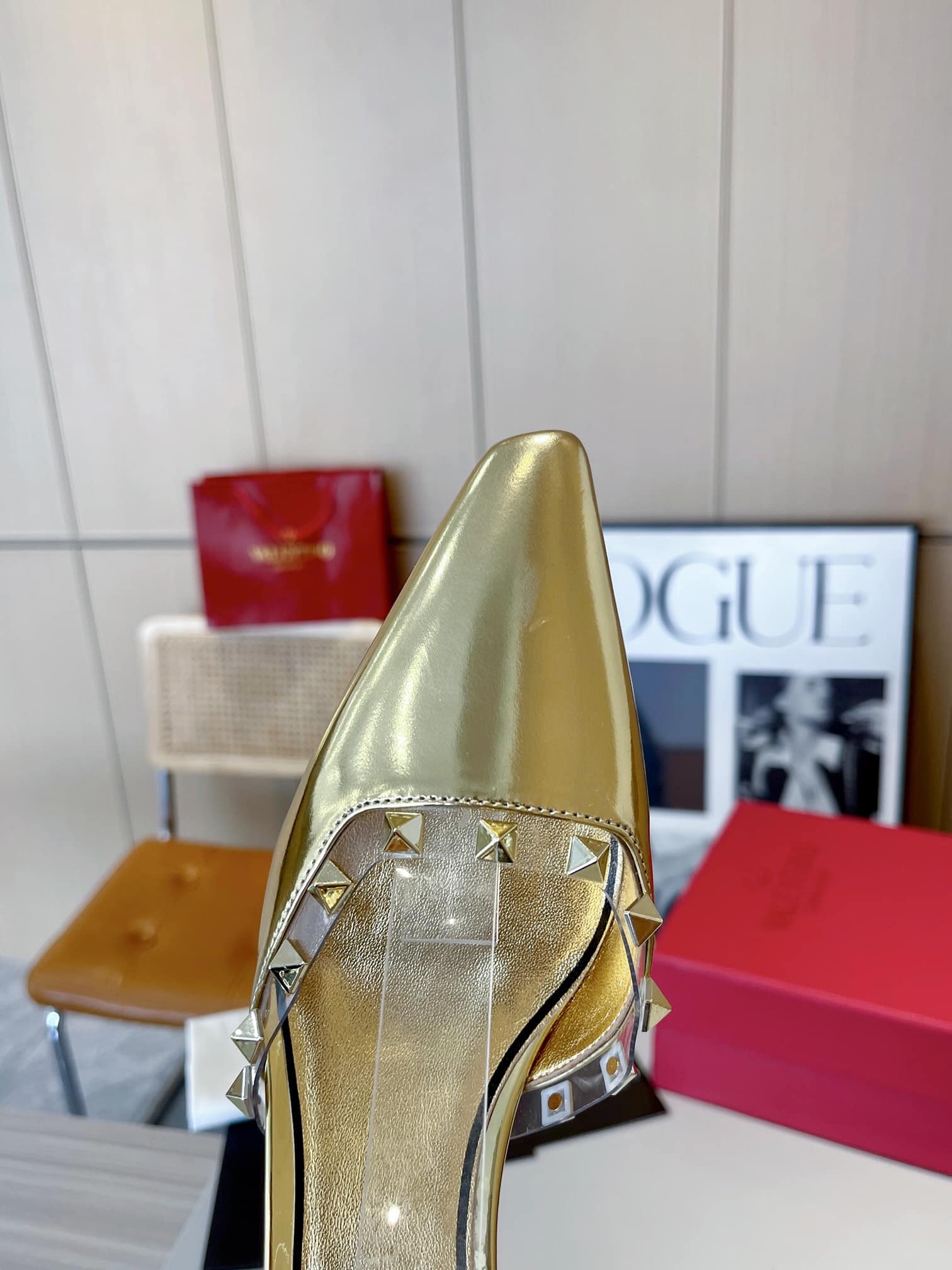 Valentino Garavani Rockstud Couture Pumps Gold