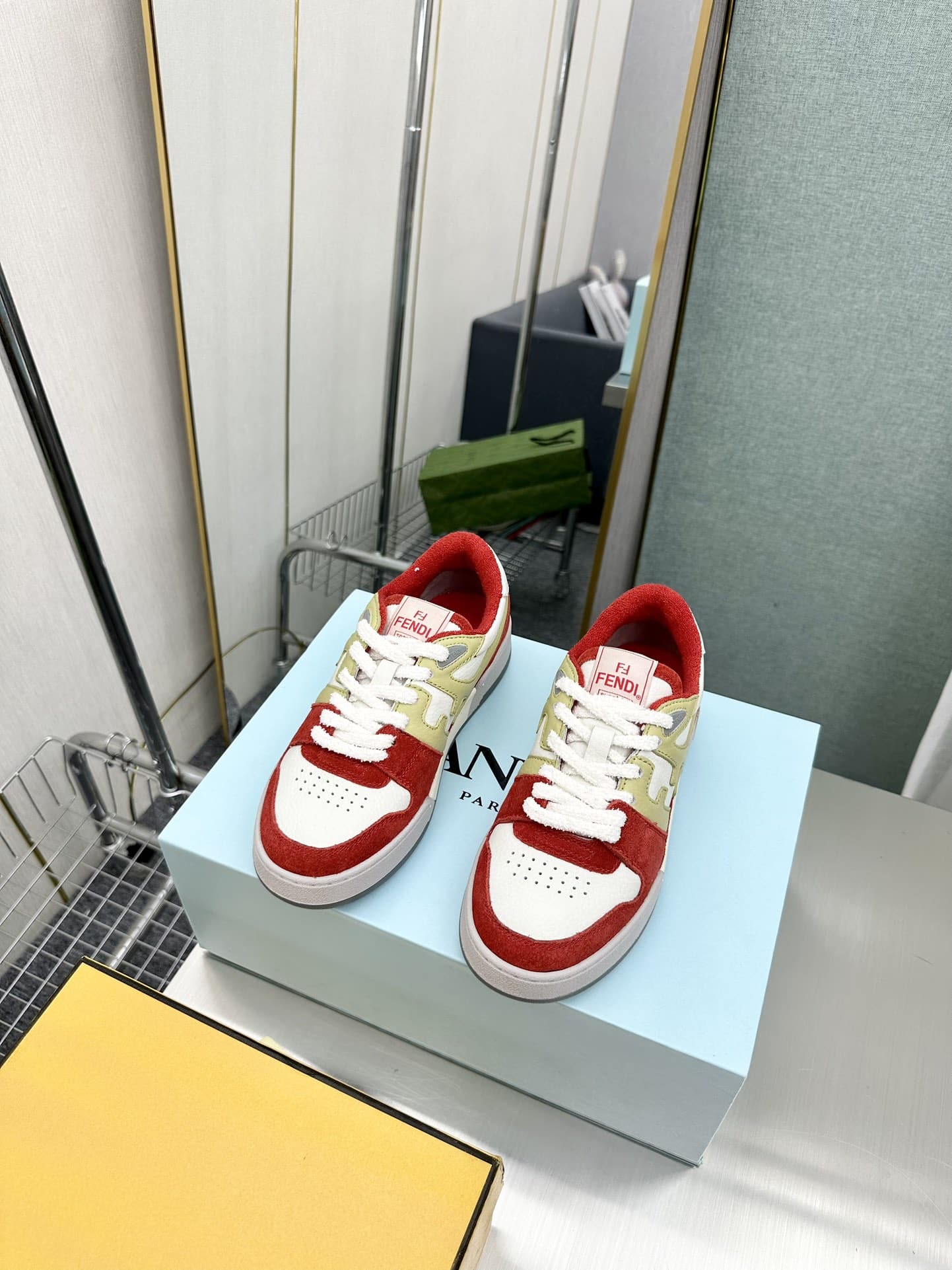 Fendi Match Suede Low Tops White And Red 7E1493Ai1Nf1H1D