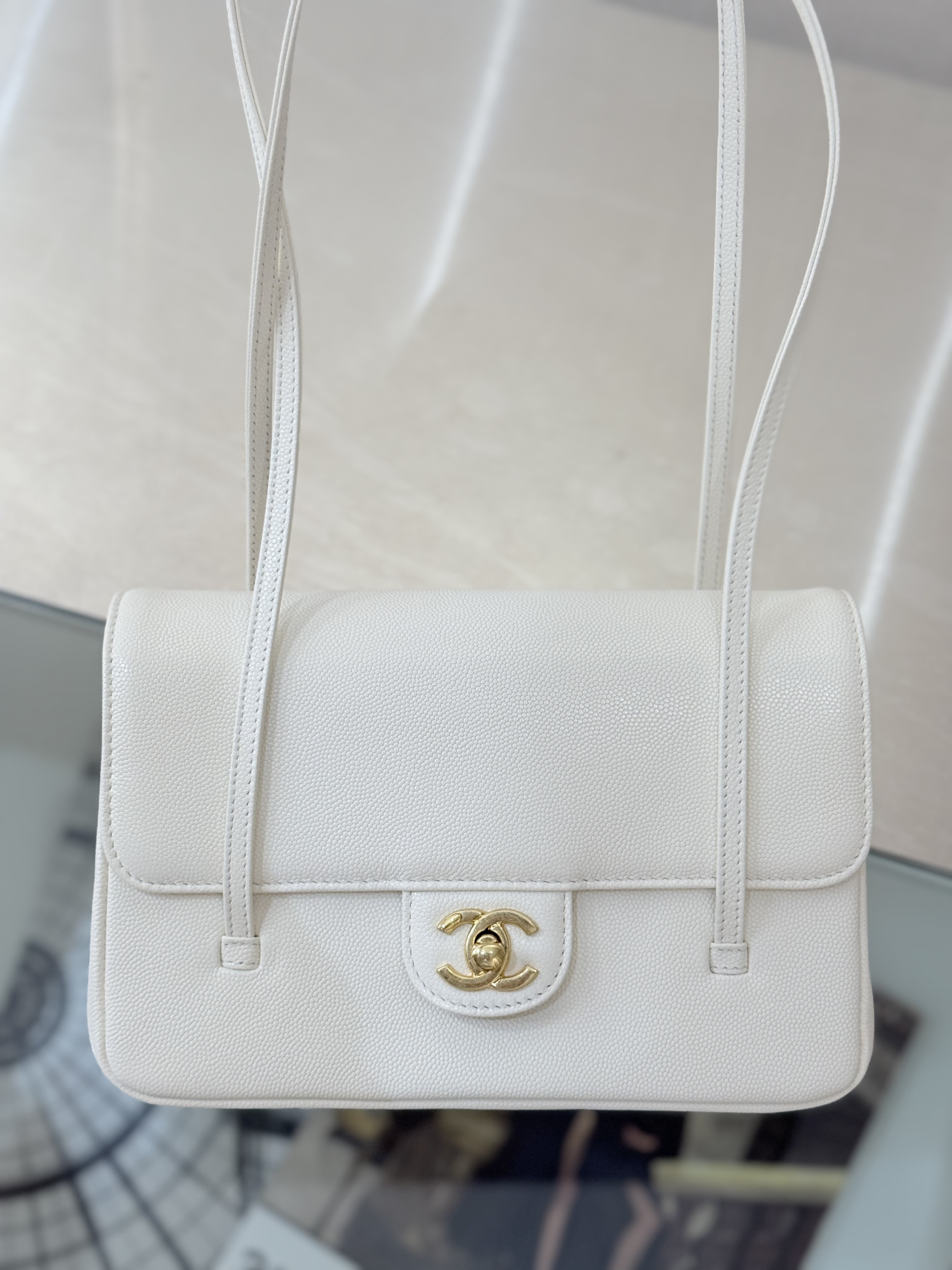Vintage Caviar Leather Shoulder Flap Bag in White Caviar Leather with Gold-Tone Hardware