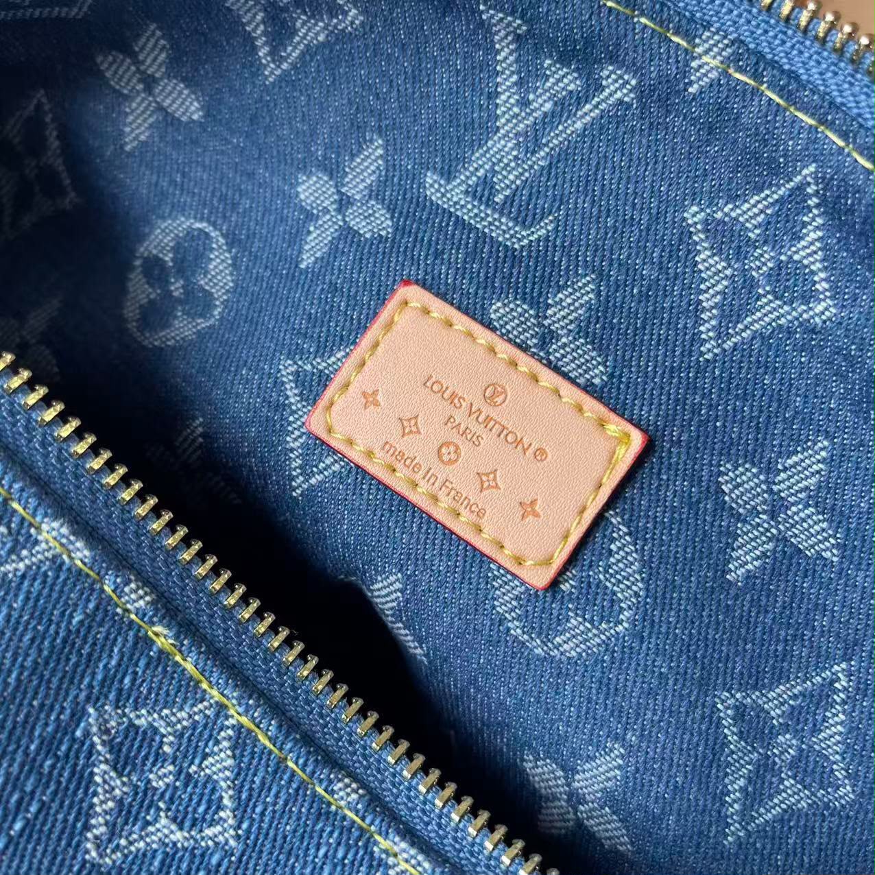 Louis Vuitton Cruiser Toiletry Bag 22cm M27945