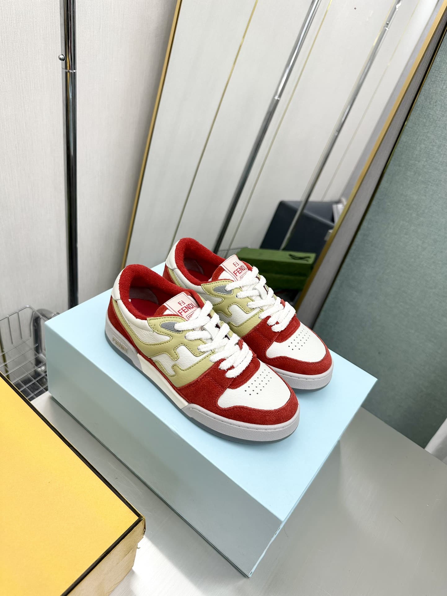Fendi Match Suede Low Tops White And Red 7E1493Ai1Nf1H1D