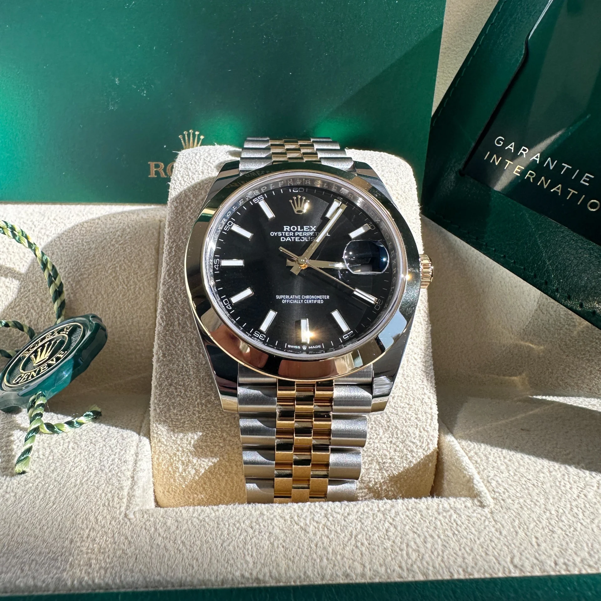 【Super Clone】RLX Datejust 41mm 126303 Black Index Jubilee 41mm Steel and Yellow Gold Mens Watch
