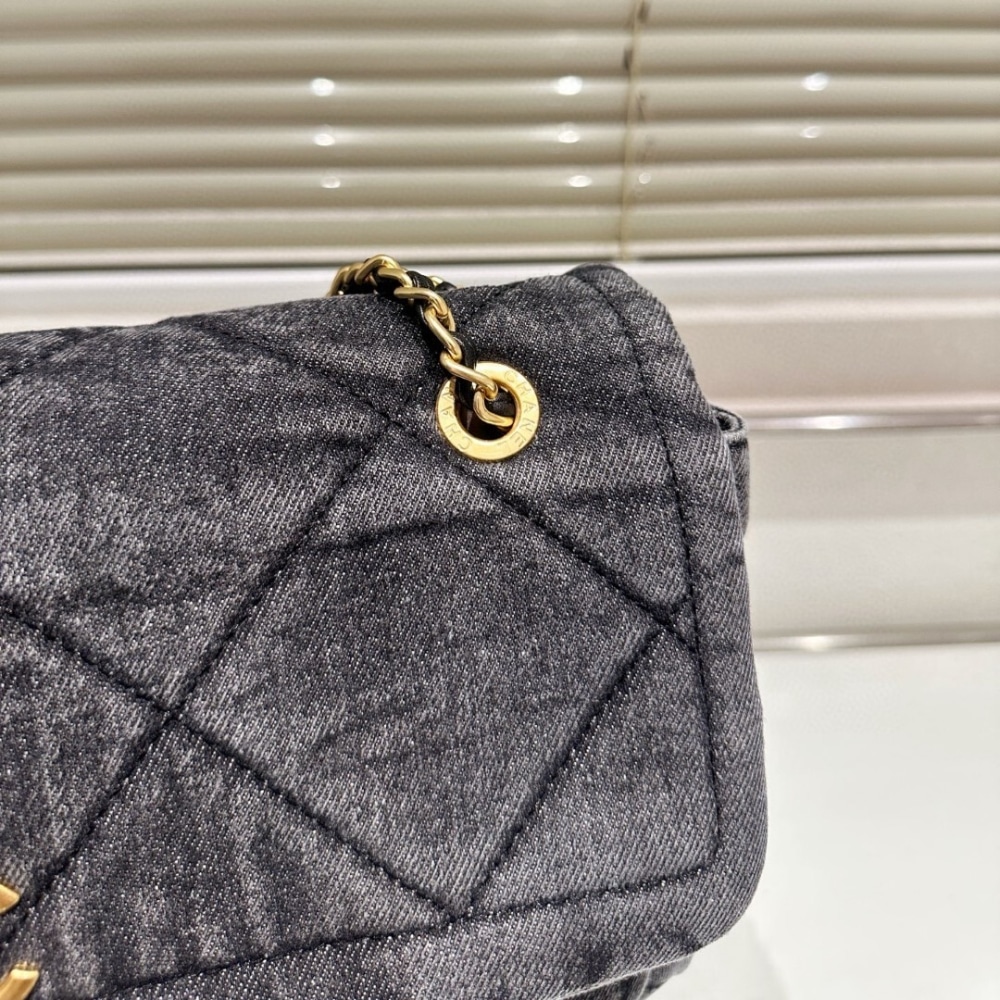 Chanel Maxi Flapbag Washed Denim And Gold Tone Metal Black 30Cm As5727 B22144 94305
