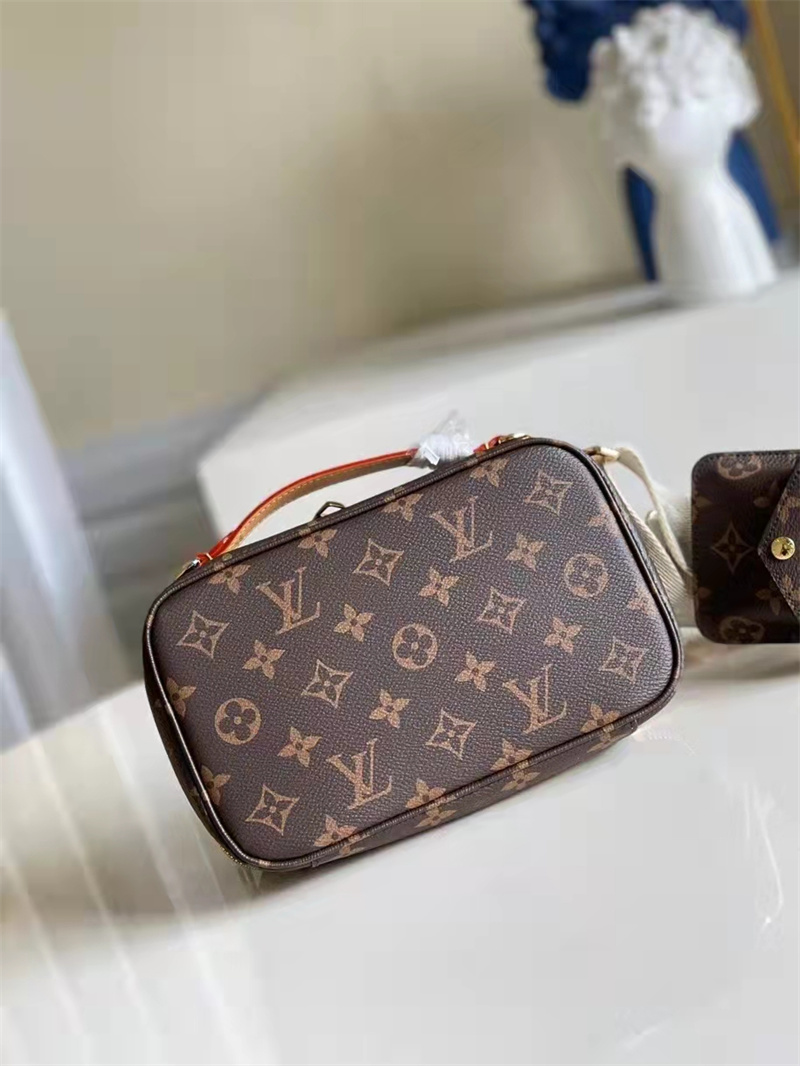 Louis Vuitton Utility Cross-Body Bag 18 Cm