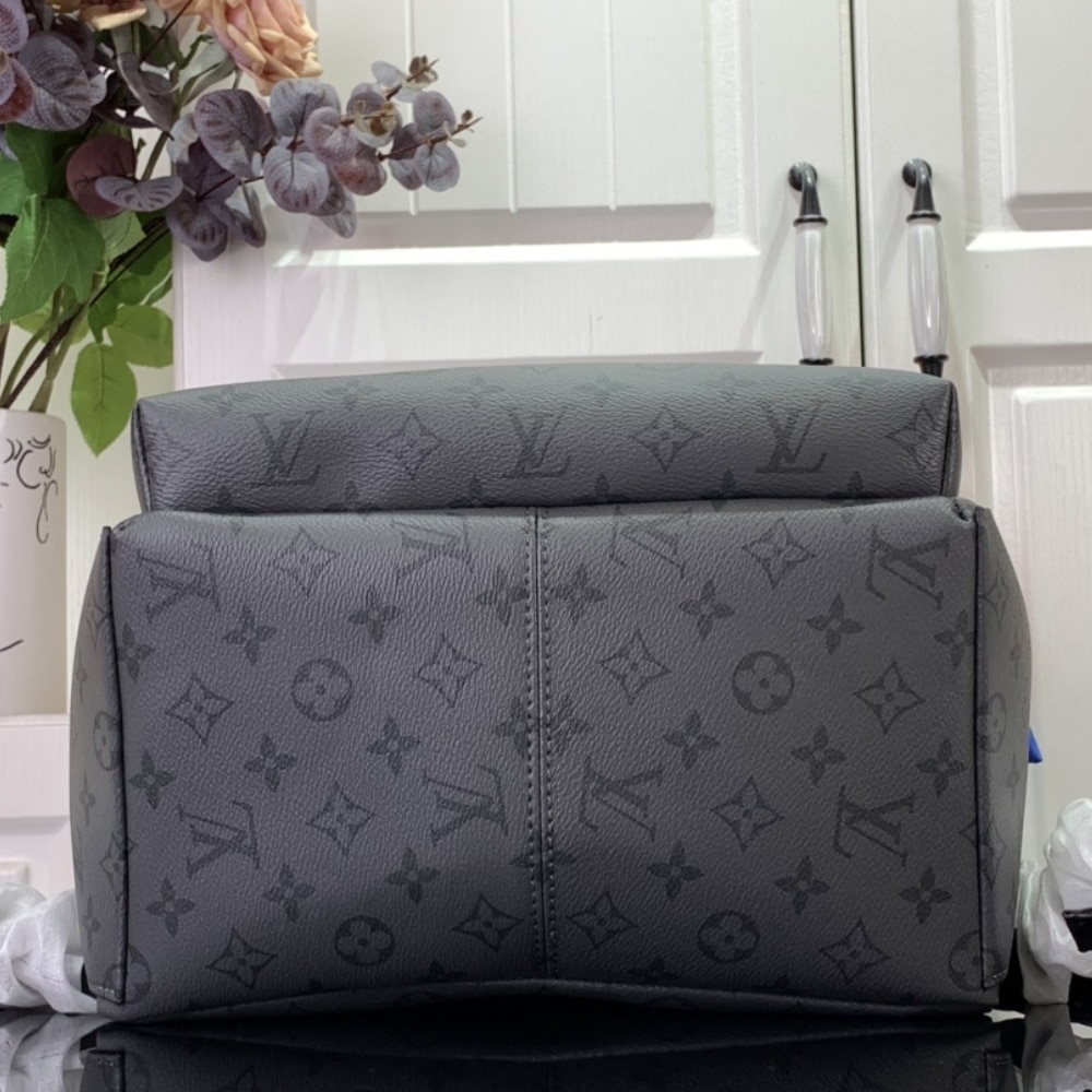 Louis Vuitton Discovery Backpack PM Monogram Eclipse Reverse 38Cm M11641