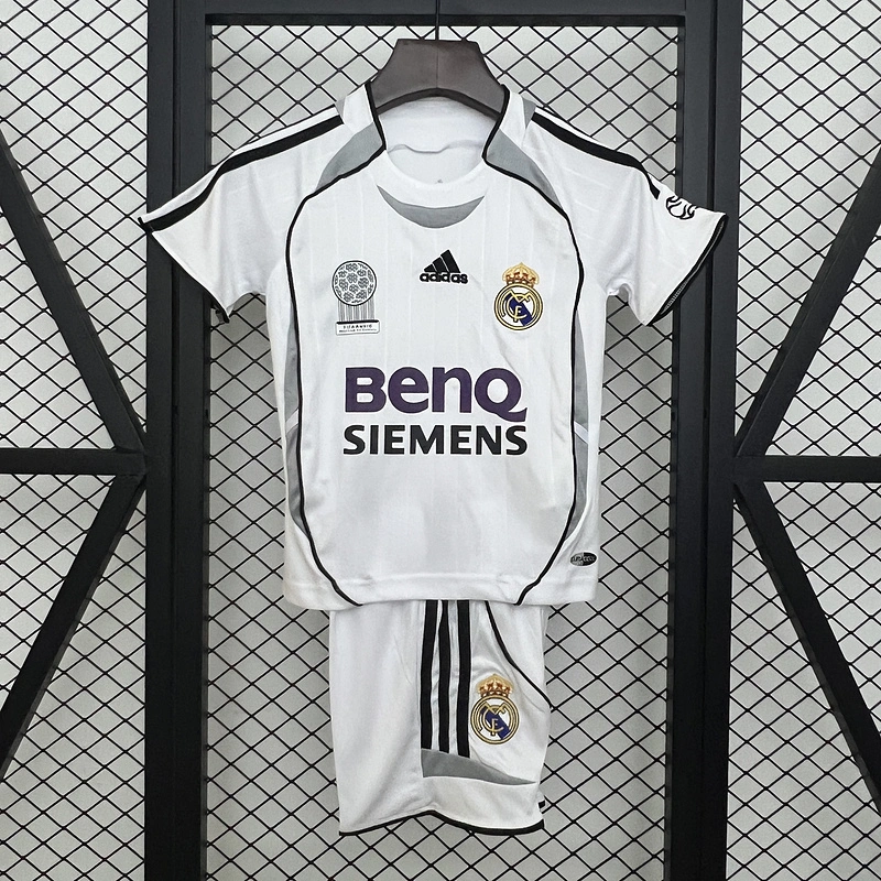 Retro Kids 2006-07 Kids Real Madrid home Football jersey retro