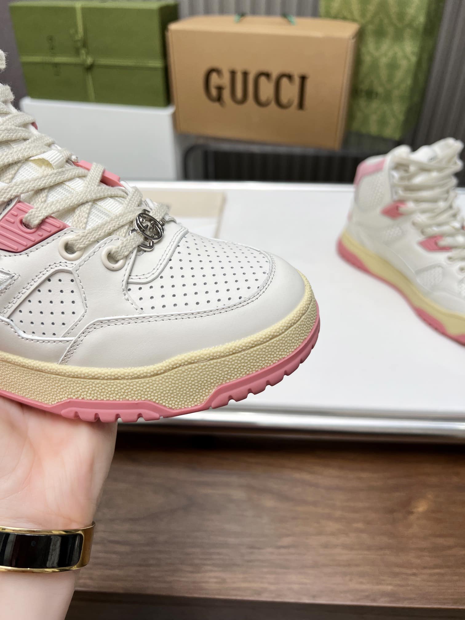 Gucci Women’S High Top Distressed Effect Sneaker Pink