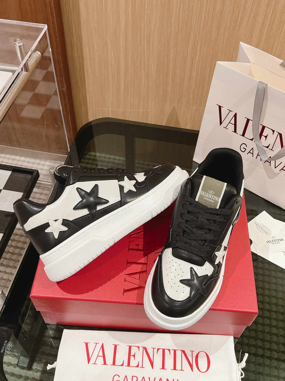 Valentino’s new 2023 early autumn star Sneaker