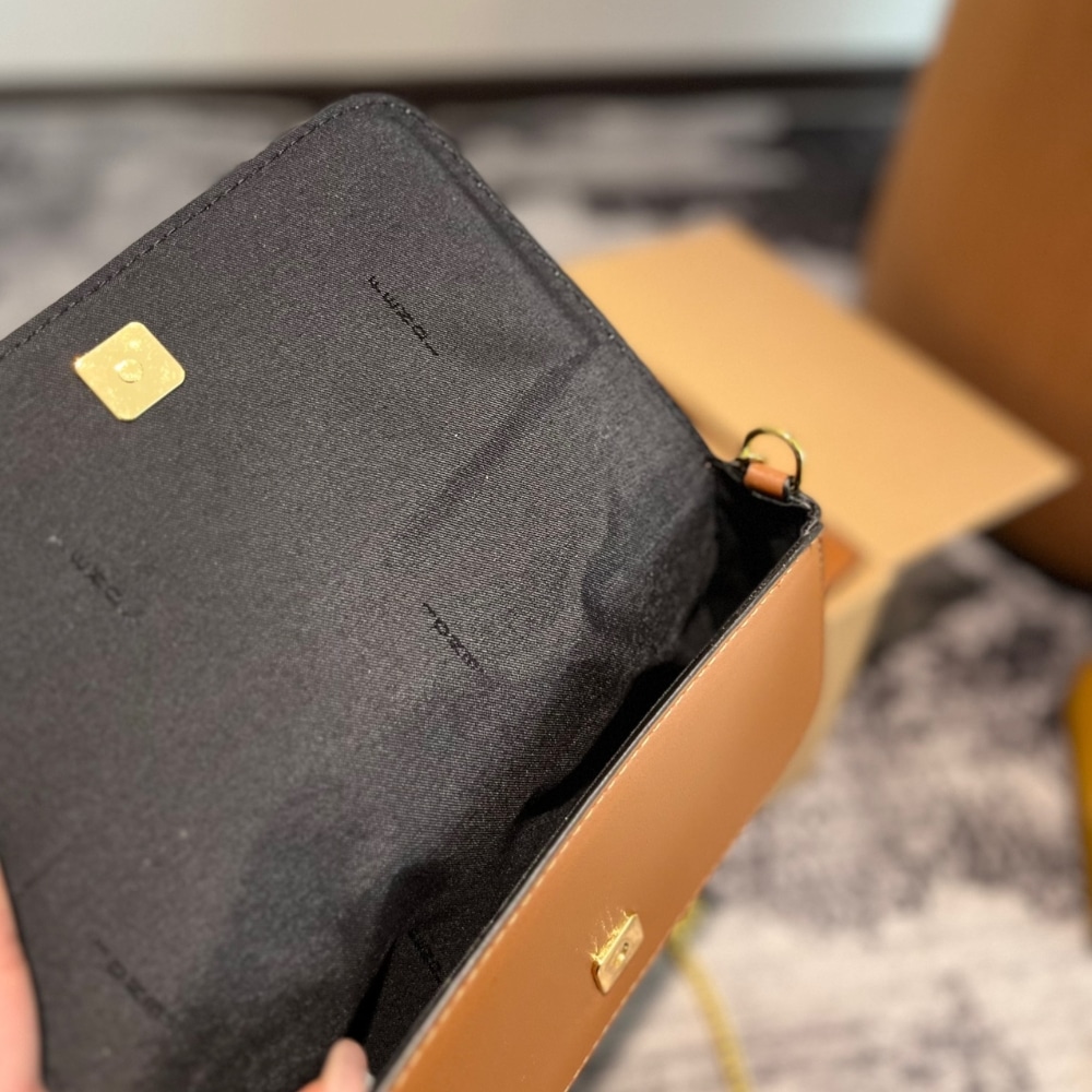 Fendi Fendigraphy Wallet On Chain Brown 21Cm