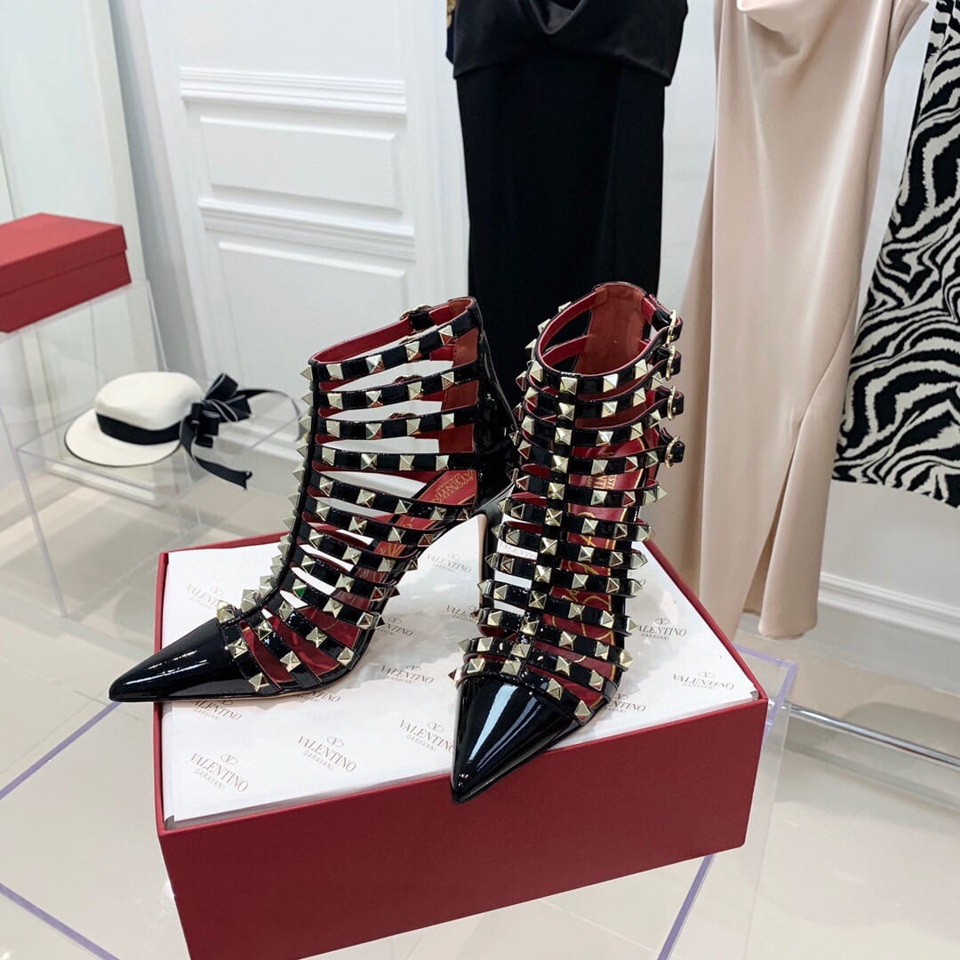 Valentino Garavani Rockstud Alcove Pumps Black