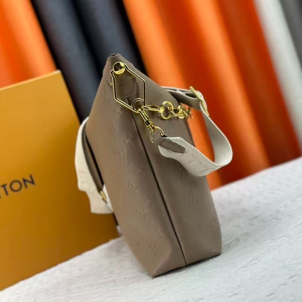 Louis Vuitton Coussin Hobo MM Galet Grey 30Cm M12071